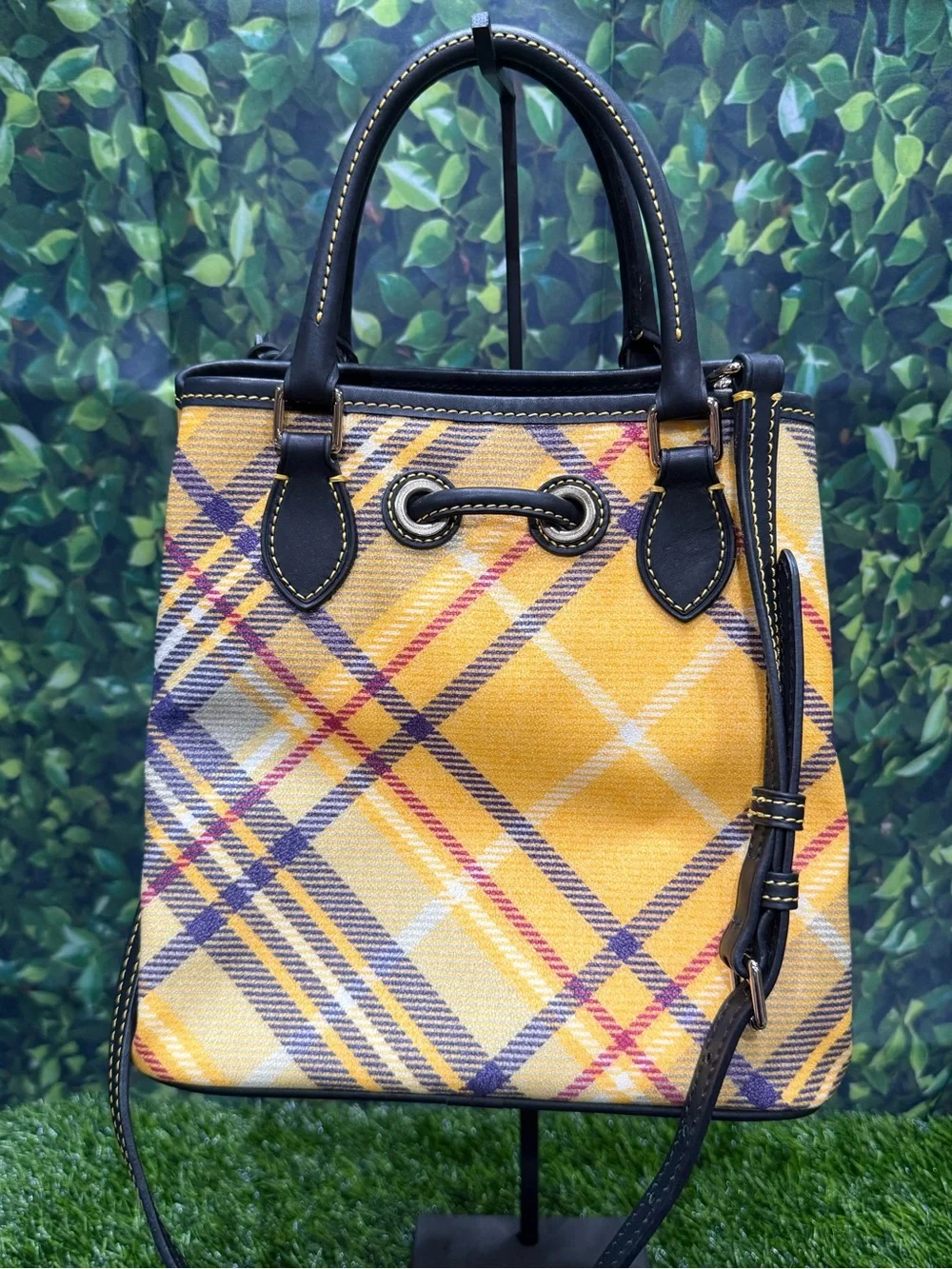 Dooney & Bourke add vibrant